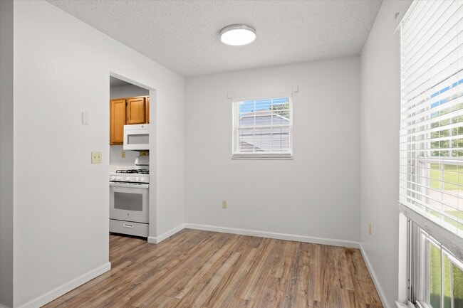 Photo - 2105 N Keebler Ave Apartamento Unidad A