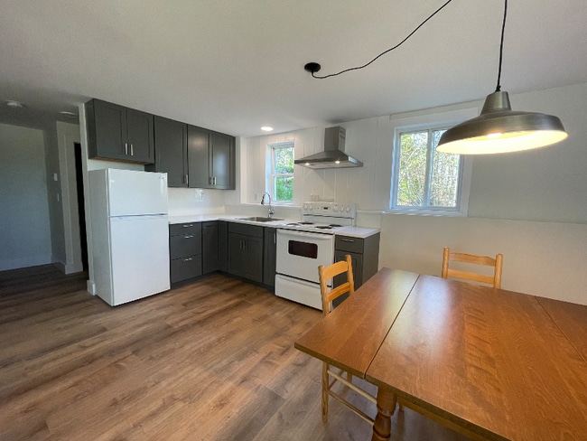 Photo - 74 Battle Ave Unidad B