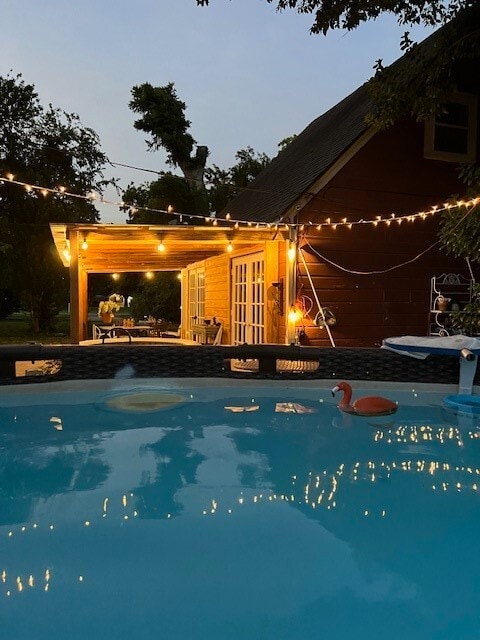 Building Photo - 212 N Resident St