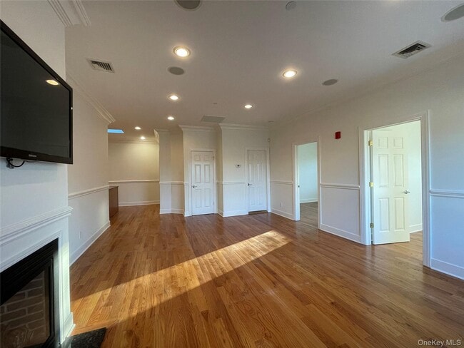 Building Photo - 17 Green St Unit 2C Rental