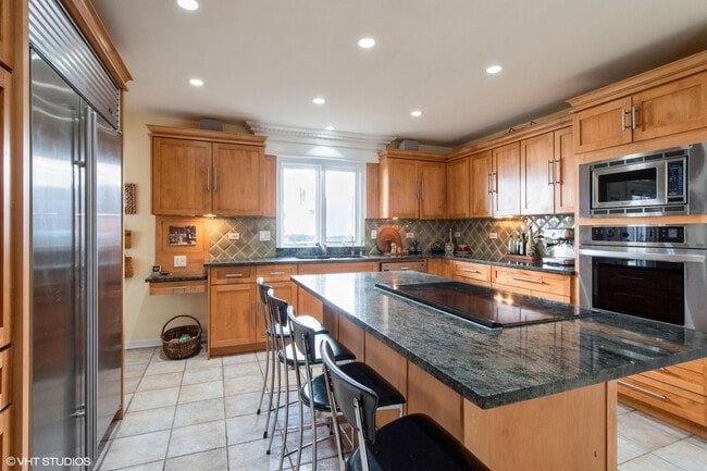 Photo - 2510 Sheridan Rd