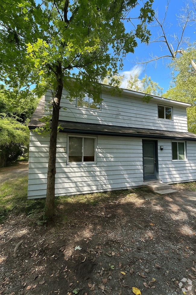 Building Photo - 305 N Boundary St Unit c Rental