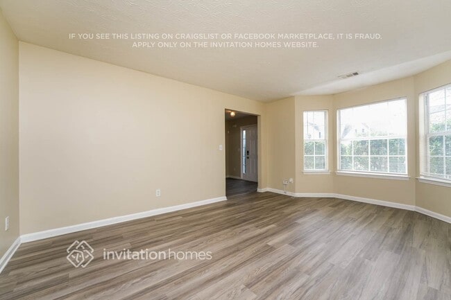 Photo - 220 Hazelhurst Dr