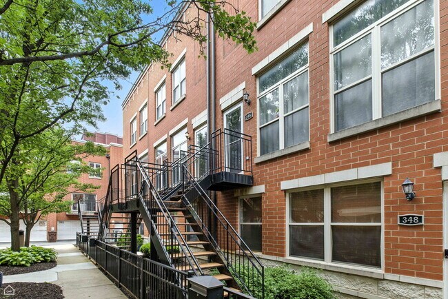 346 E 25th Pl