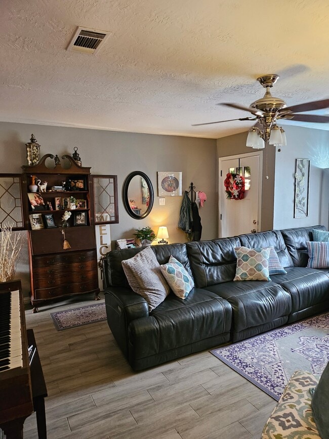 Photo - 17423 Fir Rd