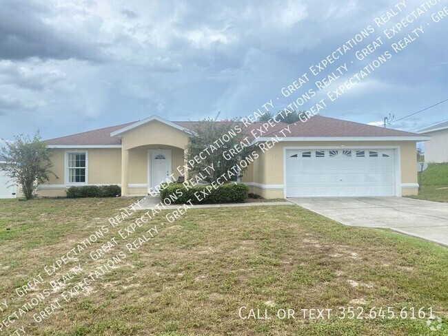 Building Photo - Three Bedroom Home in SE Ocala