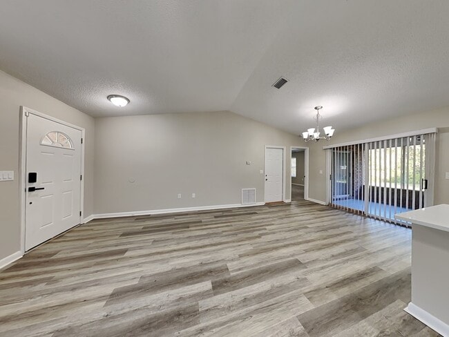 Photo - 150 Eldorado Dr