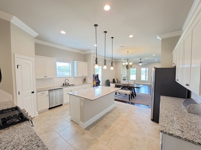 Building Photo - Rental Property