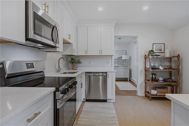 117 Canonchet Dr