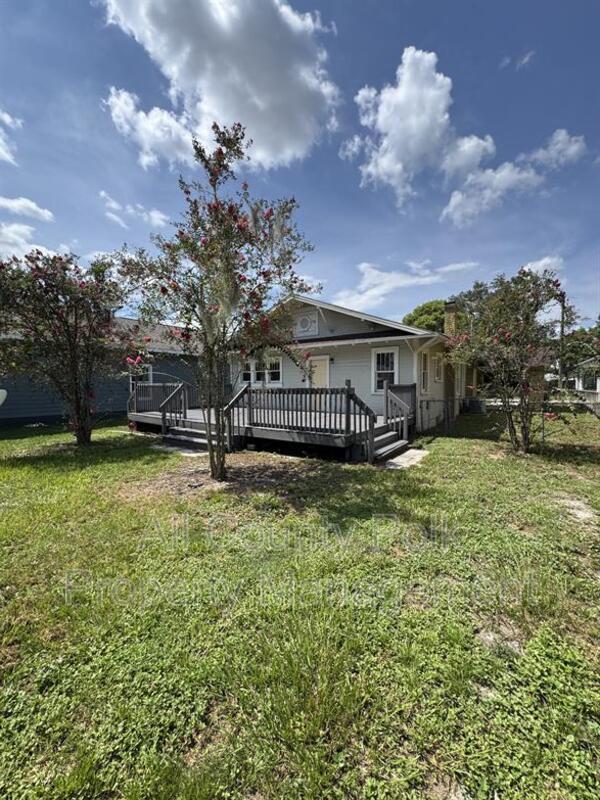 Photo - 202 W Belmar St