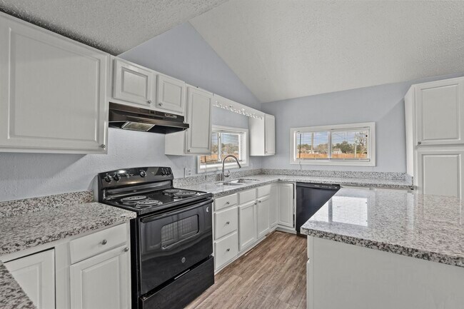 Photo - 228 Orange St