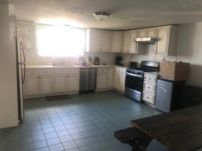 Building Photo - 192 Washington St Unit 1 Rental