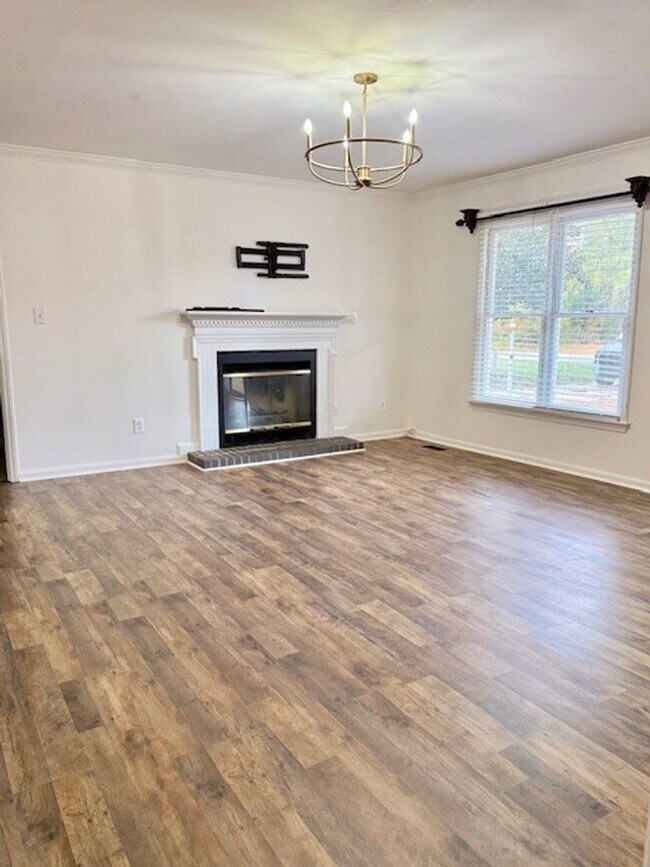 Photo - 107 Clairmont Rd NE