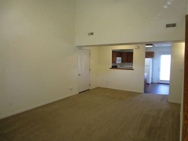 Photo - 1725-1727-1727 Louise Cir