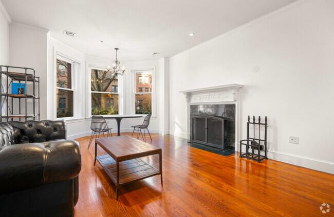 Building Photo - 402 Marlborough St Unit 3 Rental