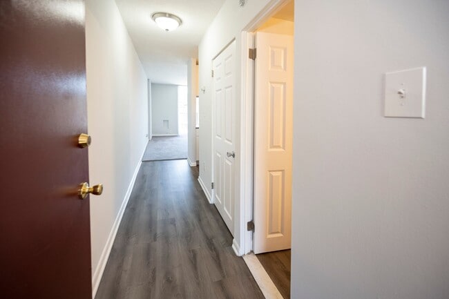 Photo - Creswood Apartments- Come home to Convenience!