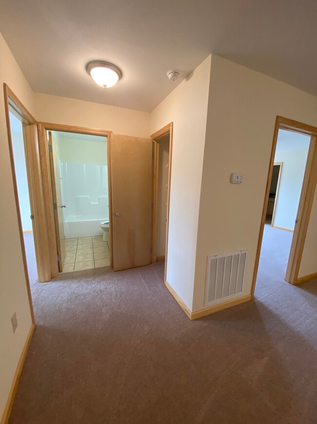 Photo - 46 Sunshine Ln