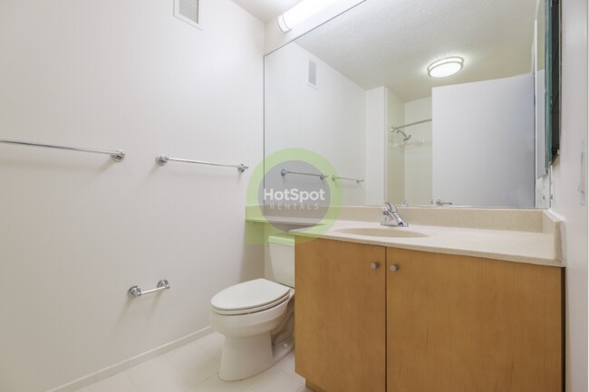 Photo - 528 N Kingsbury St