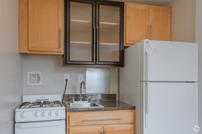 0BR, 1BA - 478SF