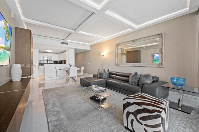 6899 Collins Ave Unit 702