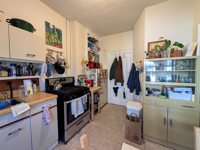 Photo - 8 Evergreen Square Unit 3