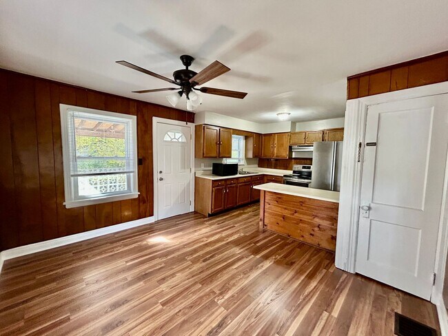 Photo - Beautiful Home in Castlewood!!