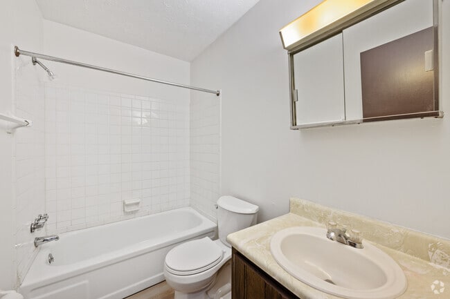 2BR, 1BA - 744SF - Bathroom