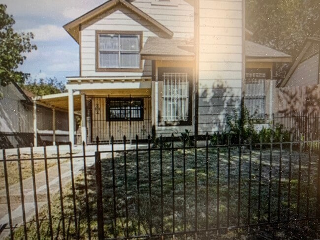 Building Photo - 10323 Limestone Dr