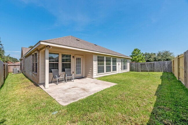 119 Emerald Loch Ln