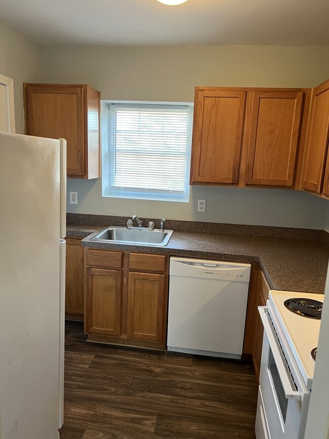 Photo - 2367 Cascade Rd