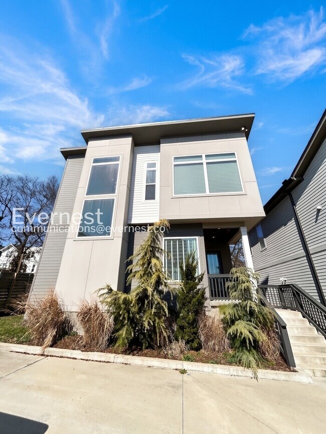 Building Photo - 915 Delmas Ave