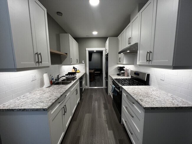 600 Hillcrest Ave Unit 4