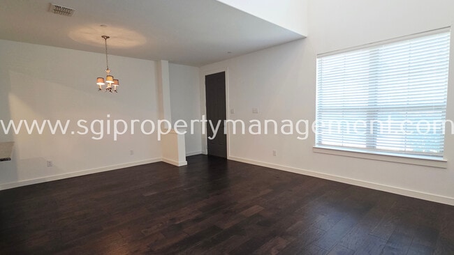 Photo - 3912 Sukay Dr