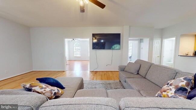 Photo - 9811 Fendale Ln