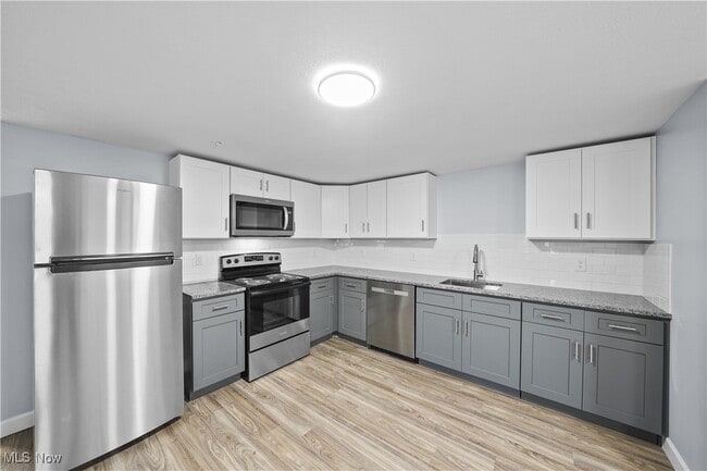 Photo - 1765 Merriman Rd Unidad 202