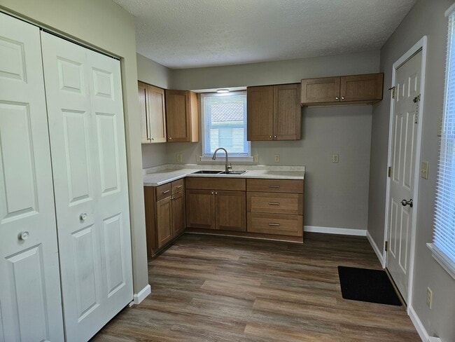 Photo - 612 N Wagner Ave Unit BACK