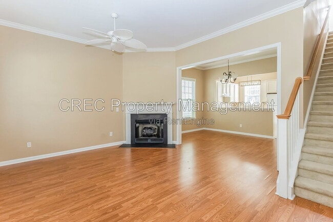 Photo - 105 Barberry St