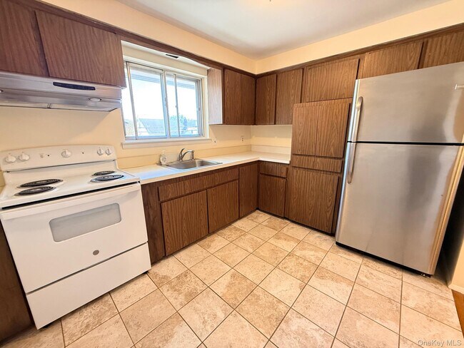 Photo - 95 Graywood Rd Unit 2nd Fl