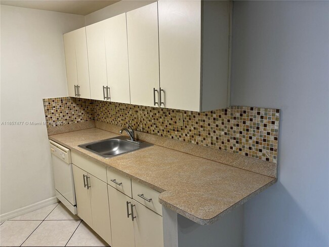 Photo - 10748 N Kendall Dr Unit N-19