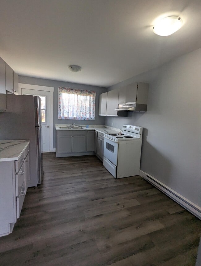 Building Photo - 868 St Peter St Unit 3