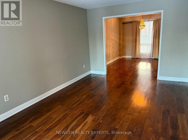 Photo - 2636 Credit Valley Rd