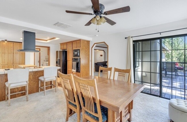 Photo - 22689 Cedar Pines Ave