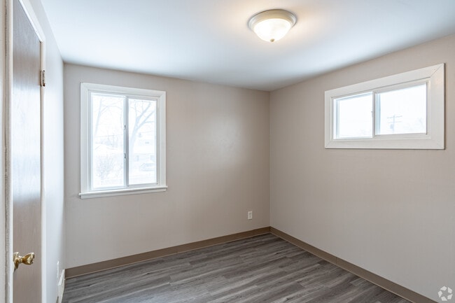 U-Crest Apartments
