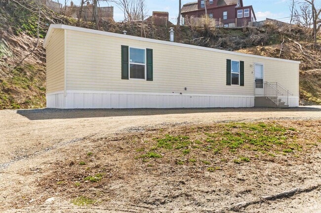 Building Photo - 56 S Court St Rental