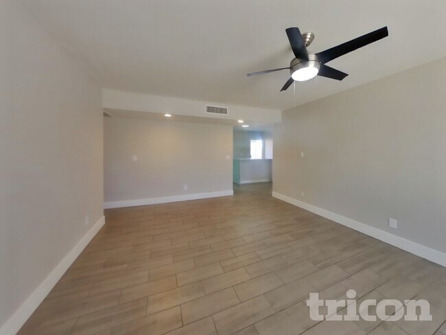Photo - 8806 W Pinchot Ave