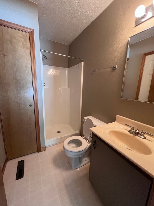 Photo - Beautiful 2 Bedroom & 2 Bath Duplex in Shipshewana