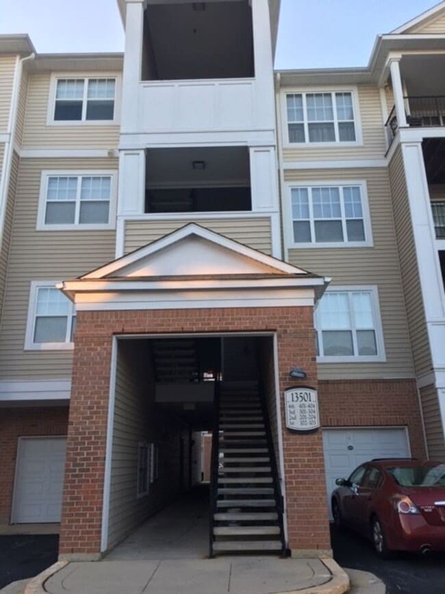 LOVELY TOP LEVEL CONDO IN GERMANTOWN - LOVELY TOP LEVEL CONDO IN GERMANTOWN Unit 402