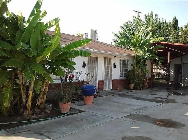 Building Photo - 3445 E Terrace Ave