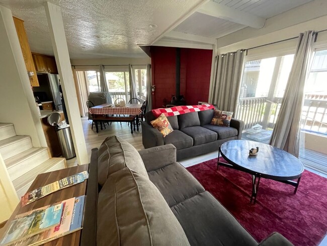 Building Photo - Seasonal Rental (May-July): Fully Furnished 2 Bedroom Condo with Loft and 2 Bathrooms