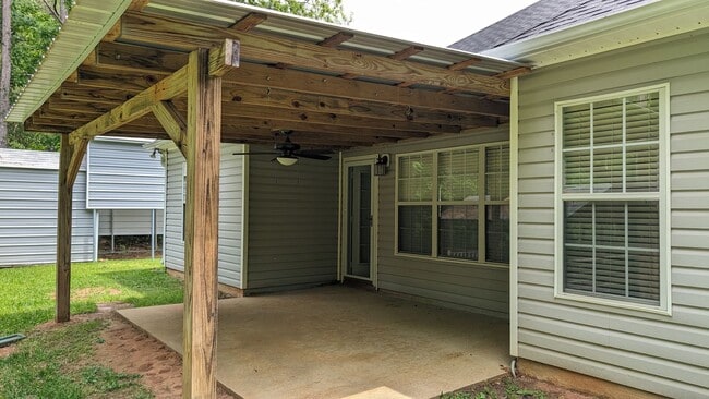 Photo - 105 Foxdale Dr